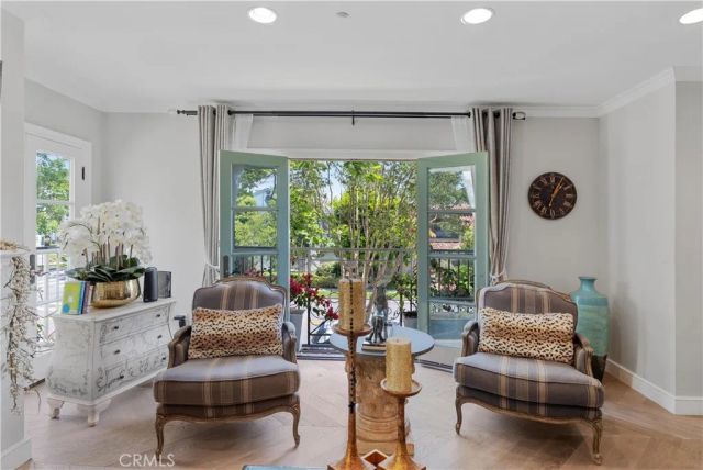 277 S Spalding Drive 201, Beverly Hills, CA 90212