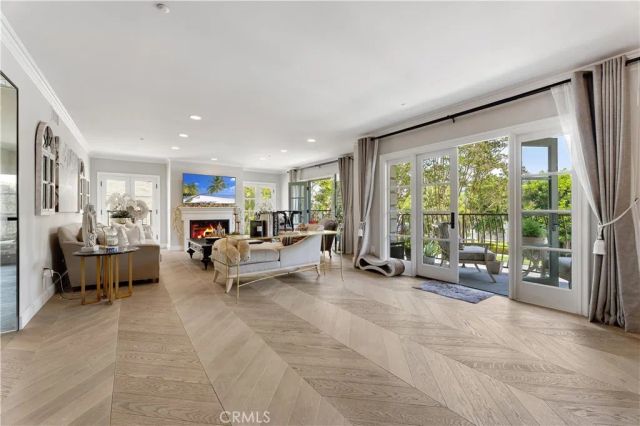 277 S Spalding Drive 201, Beverly Hills, CA 90212