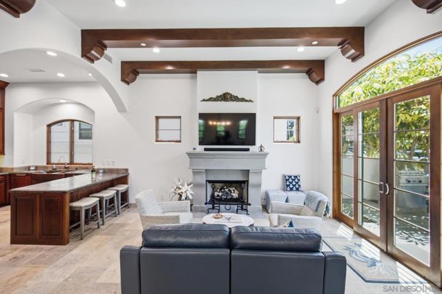 935 F Ave, Coronado, CA 92118