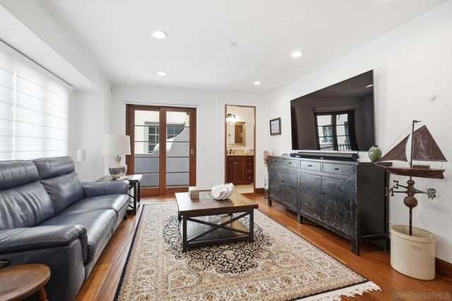 935 F Ave, Coronado, CA 92118