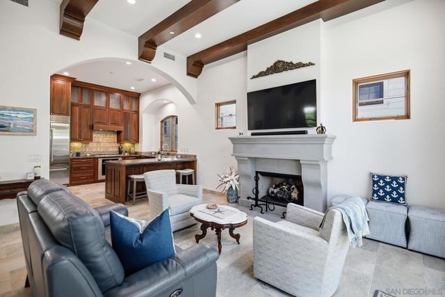 935 F Ave, Coronado, CA 92118