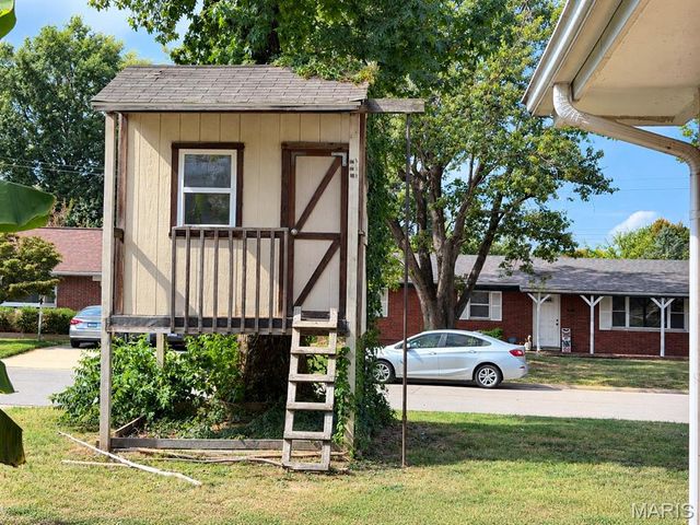 208 Hollandia Drive, Fairview Heights, IL 62208