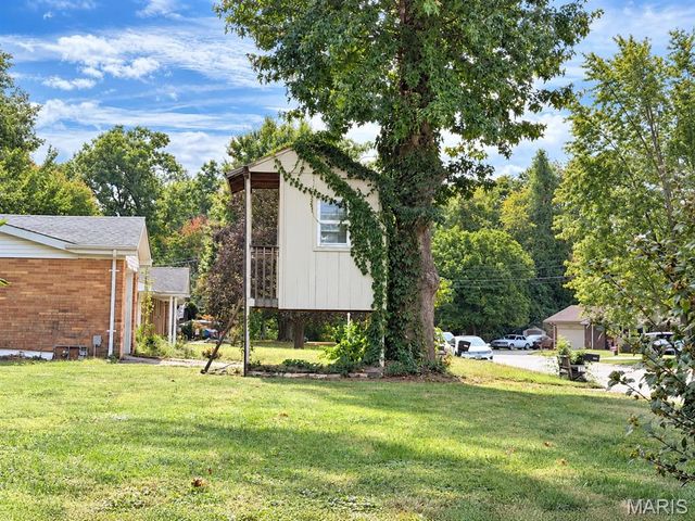 208 Hollandia Drive, Fairview Heights, IL 62208