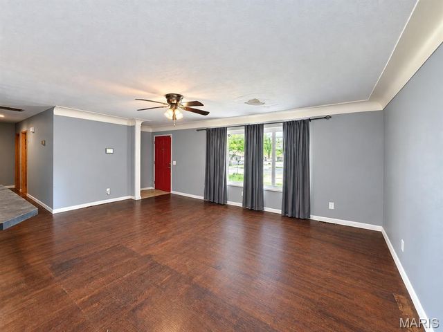 208 Hollandia Drive, Fairview Heights, IL 62208