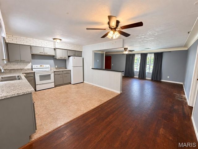 208 Hollandia Drive, Fairview Heights, IL 62208