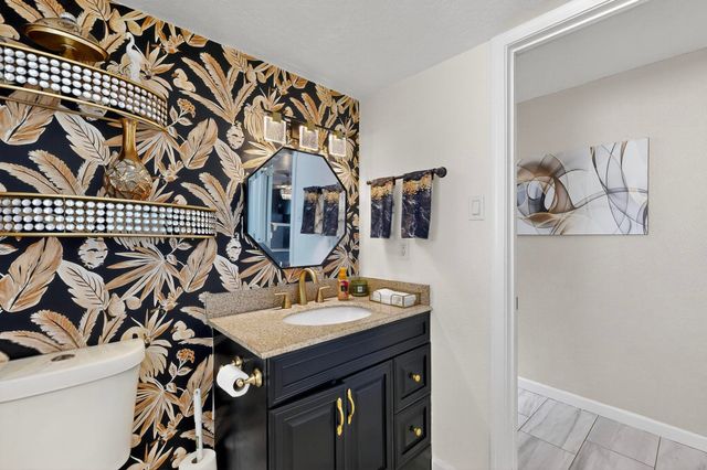 5420 Hayes Drive NW, Albuquerque, NM 87120