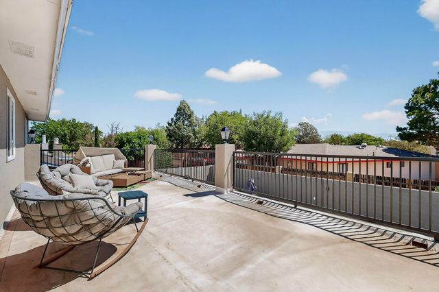 5420 Hayes Drive NW, Albuquerque, NM 87120