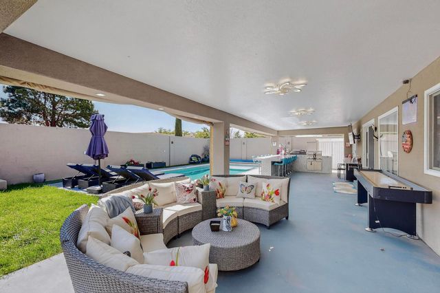 5420 Hayes Drive NW, Albuquerque, NM 87120