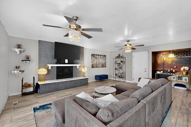 5420 Hayes Drive NW, Albuquerque, NM 87120