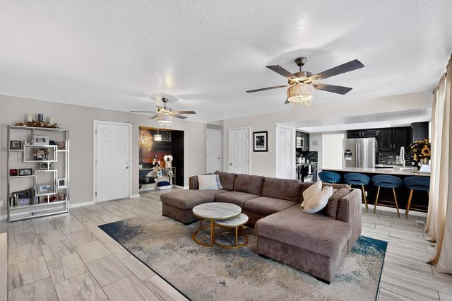 5420 Hayes Drive NW, Albuquerque, NM 87120