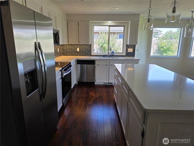 2081 Gemstone Drive, Walla Walla, WA 99362