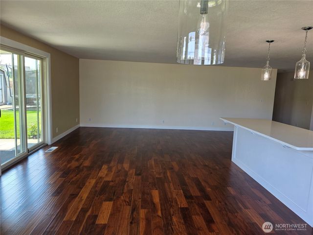 2081 Gemstone Drive, Walla Walla, WA 99362