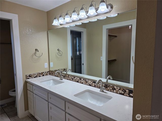 2081 Gemstone Drive, Walla Walla, WA 99362