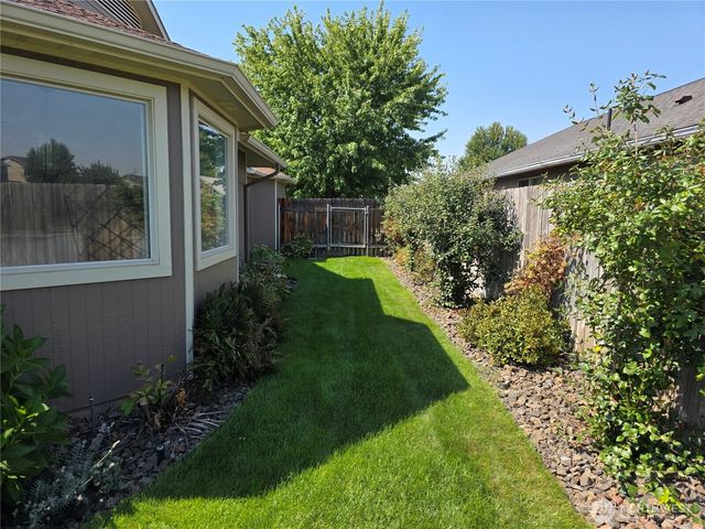 2081 Gemstone Drive, Walla Walla, WA 99362