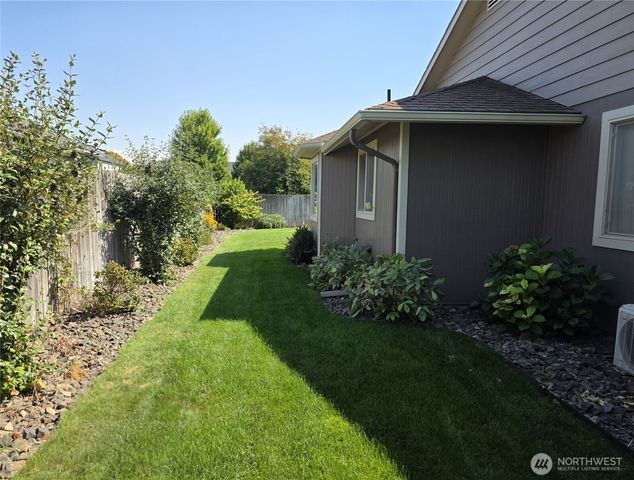 2081 Gemstone Drive, Walla Walla, WA 99362