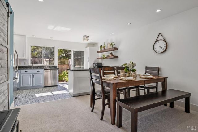 3 Aries Ln, Novato, CA 94947