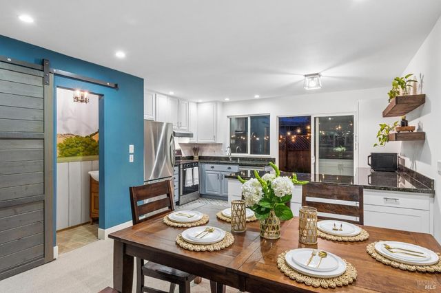 3 Aries Ln, Novato, CA 94947