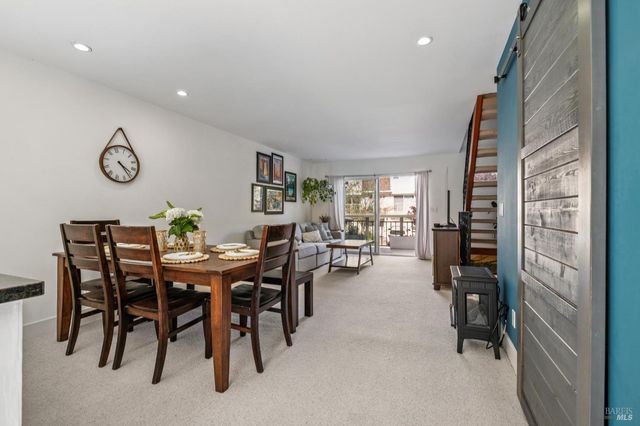 3 Aries Ln, Novato, CA 94947