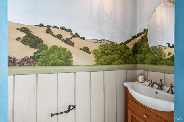 3 Aries Ln, Novato, CA 94947