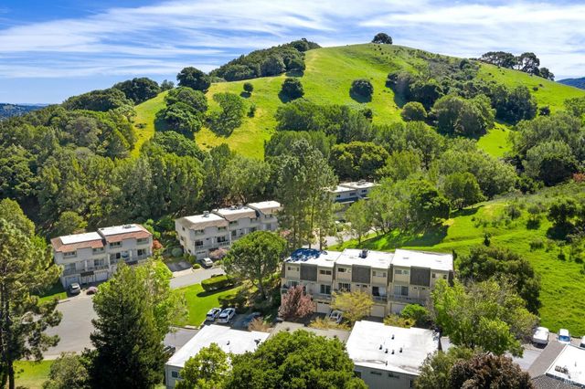 3 Aries Ln, Novato, CA 94947