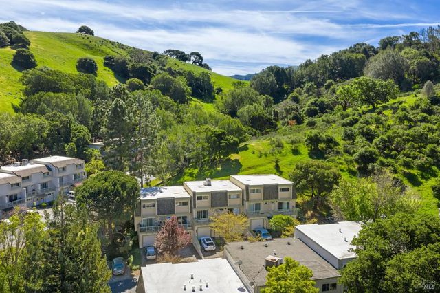 3 Aries Ln, Novato, CA 94947