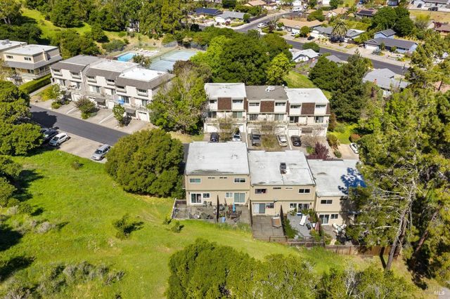 3 Aries Ln, Novato, CA 94947