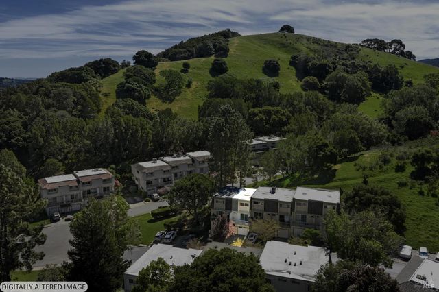 3 Aries Ln, Novato, CA 94947