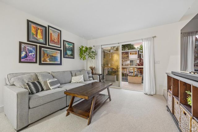 3 Aries Ln, Novato, CA 94947