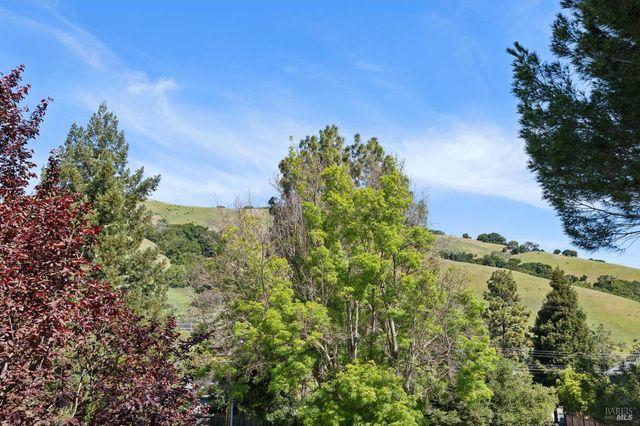 3 Aries Ln, Novato, CA 94947