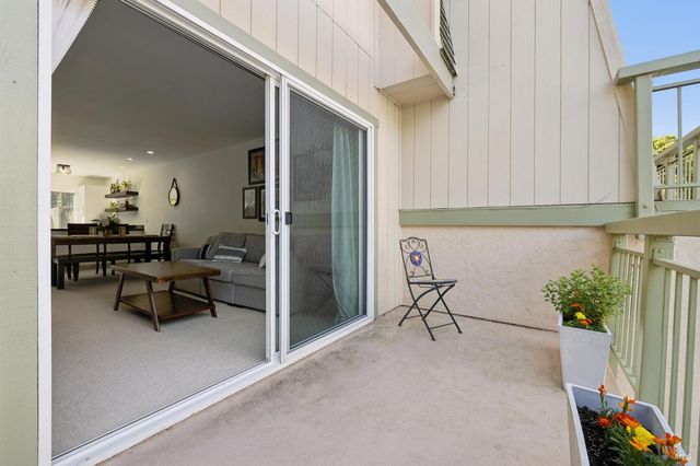 3 Aries Ln, Novato, CA 94947