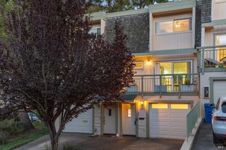 3 Aries Ln, Novato, CA 94947