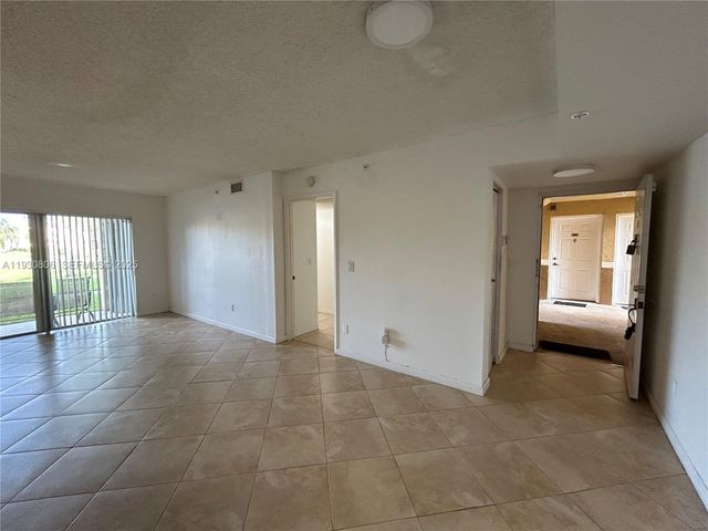 2640 S University Dr 106, Davie, FL 33328