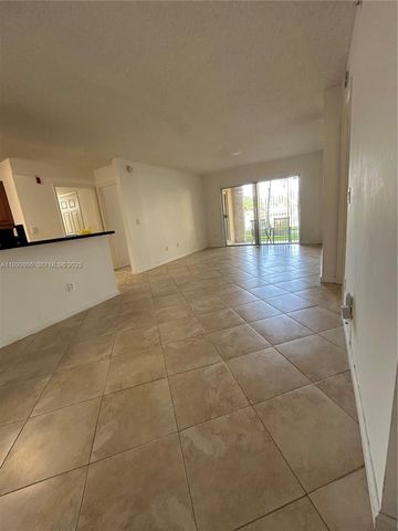 2640 S University Dr 106, Davie, FL 33328