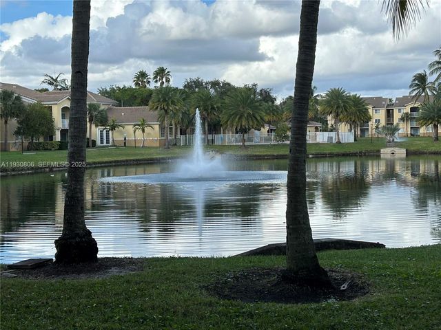 2640 S University Dr 106, Davie, FL 33328