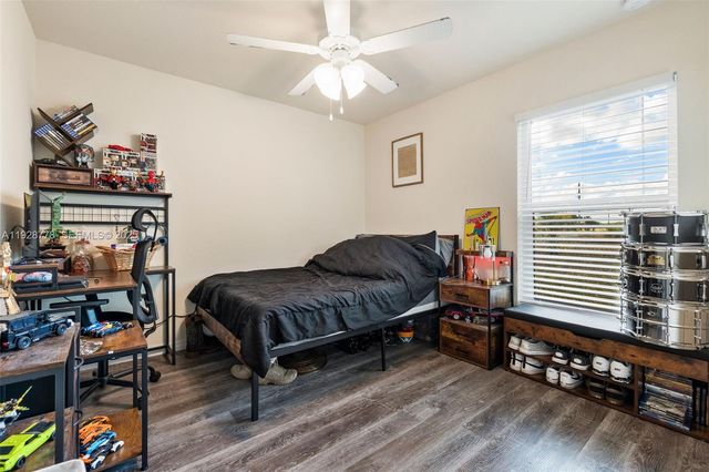 3019 Honeywood Rd, La Belle, FL 33935