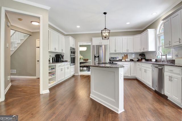 205 Woodcreek Lane, Fayetteville, GA 30215