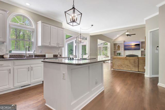 205 Woodcreek Lane, Fayetteville, GA 30215