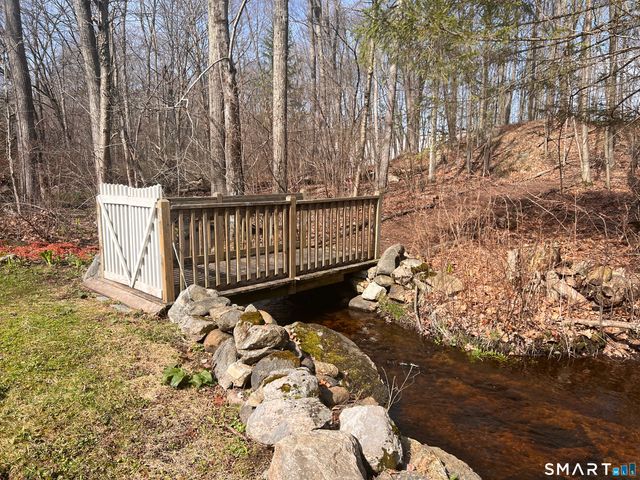 556 Pepper Street, Monroe, CT 06468