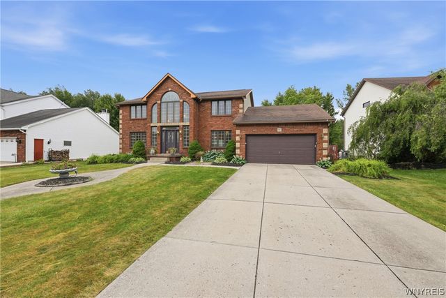 180 Enchanted South, Lancaster, NY 14043