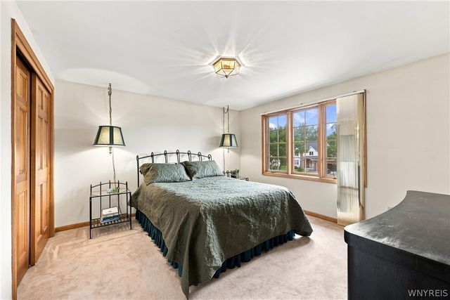 180 Enchanted South, Lancaster, NY 14043