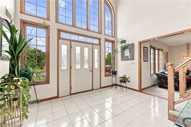 180 Enchanted South, Lancaster, NY 14043