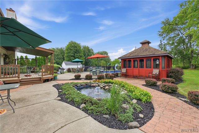 180 Enchanted South, Lancaster, NY 14043