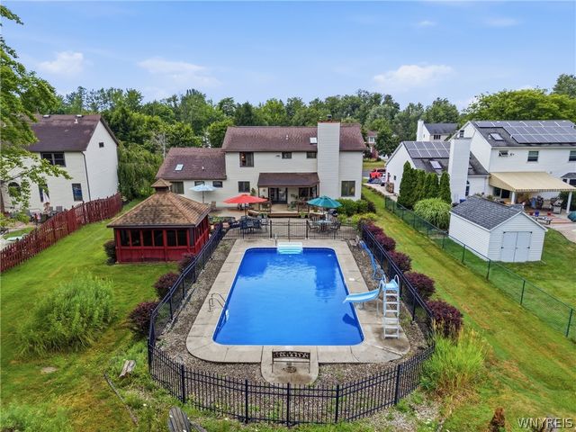 180 Enchanted South, Lancaster, NY 14043