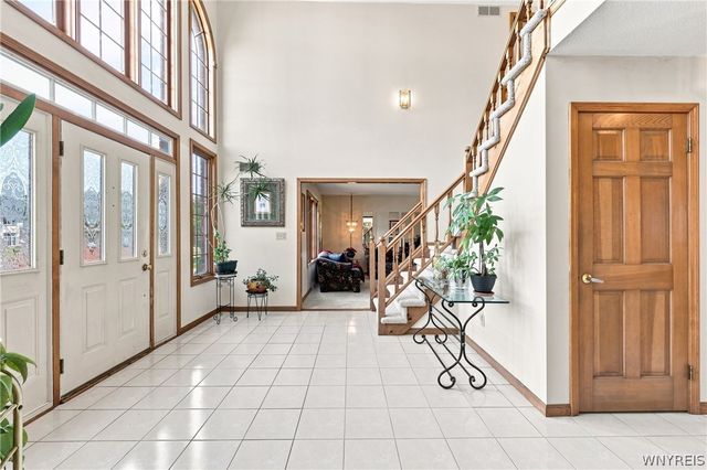 180 Enchanted South, Lancaster, NY 14043