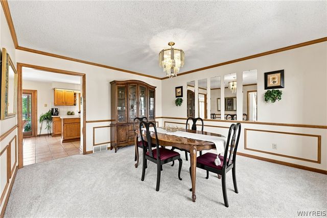 180 Enchanted South, Lancaster, NY 14043