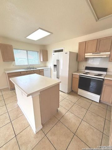 7519 MICRON DR, San Antonio, TX 78251