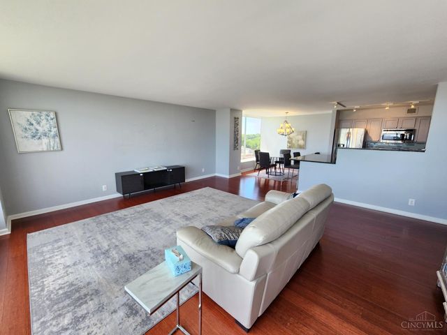810 Matson Place, Cincinnati, OH 45204