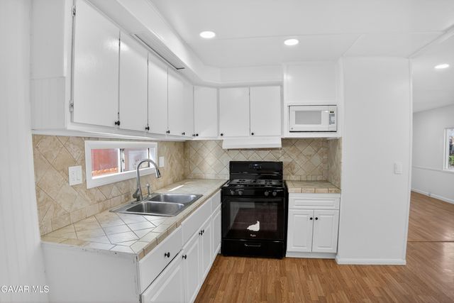 2515 E Avenue I W23, Lancaster, CA 93535