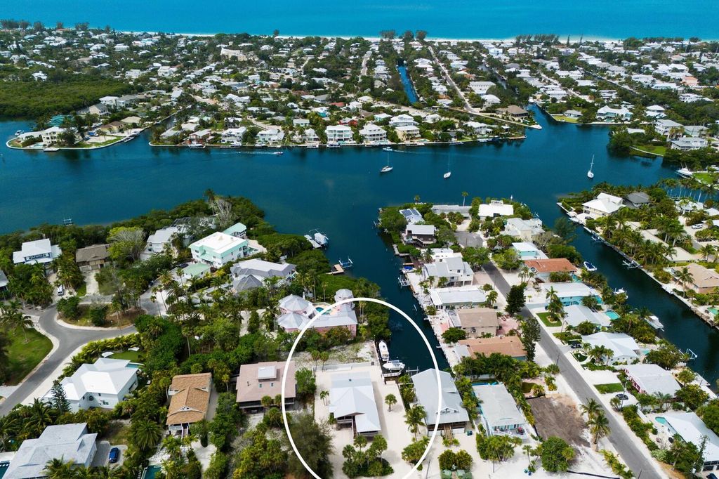 Image 4 of property listing at 807 S BAY BOULEVARD, Anna Maria, FL 34216