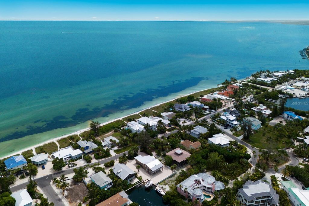 Image 60 of property listing at 807 S BAY BOULEVARD, Anna Maria, FL 34216